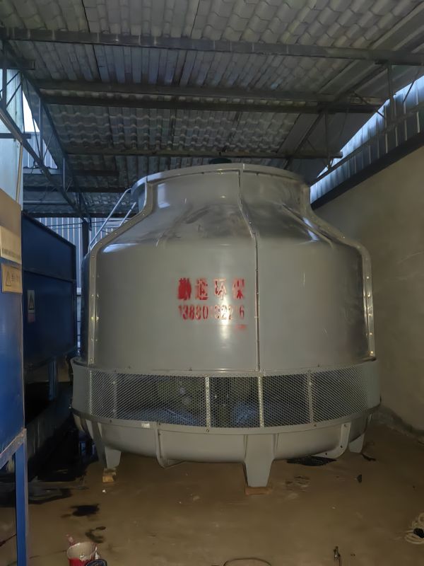 泸州1<strong>200t玻璃钢冷却塔</strong>